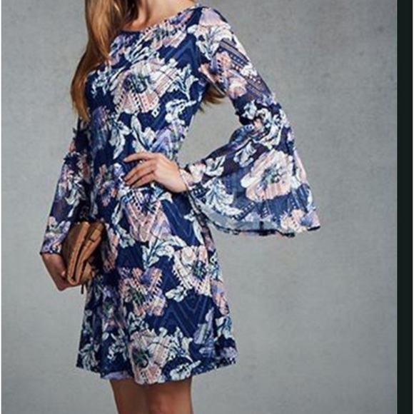 Westport Dresses & Skirts - Westport Pullover Dress With Bell Sleeve Blue Light Pale Pink  Floral Medium